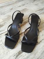 Sandaletten mit Absatz schwarz Pumps High Heels Riemchen Sandalen Niedersachsen - Lengede Vorschau