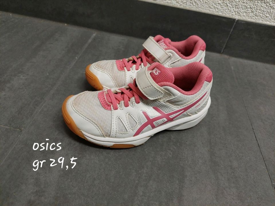 Nike Osics 29,5 Sportschuhe Hallenschuhe Schuhe in Kronau