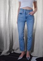 Bershka Jeans sehr Highwaist hellblau straight XS 34 Berlin - Neukölln Vorschau