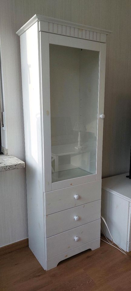 Vitrine und TV Schrank aus Massivholz in Heinsberg