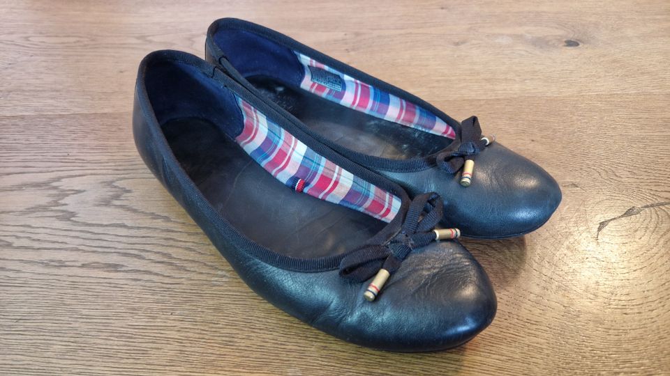 Tommy Hilfiger Ballerinas Schuhe schwarz Größe 38 in München