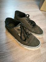 Vans Sneaker Schuhe 38,5 Niedersachsen - Velpke Vorschau