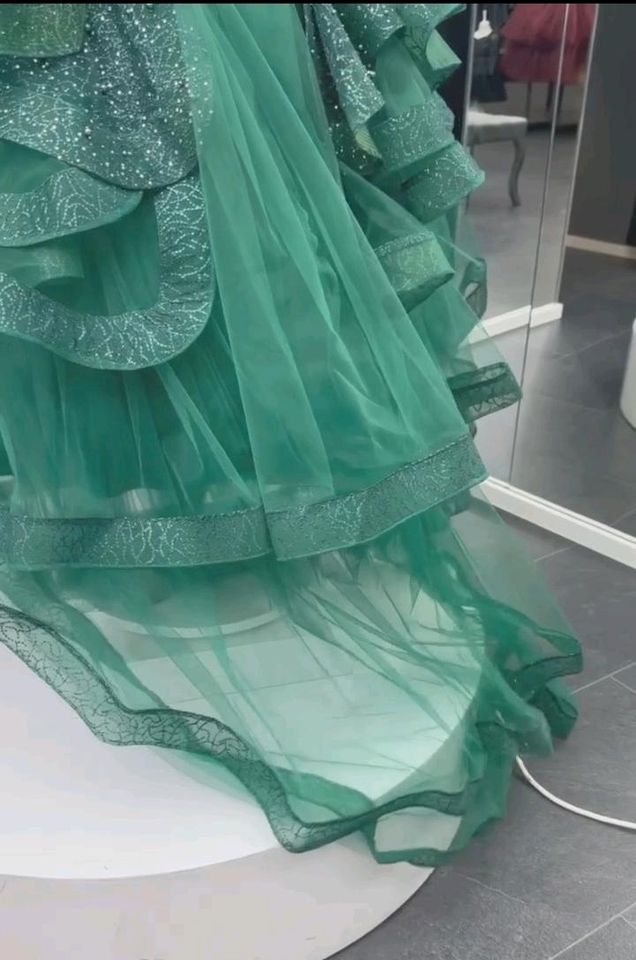 Mädchen abendkleid Prinzessin Kleid bestickt dimija dimije in Mülheim (Ruhr)