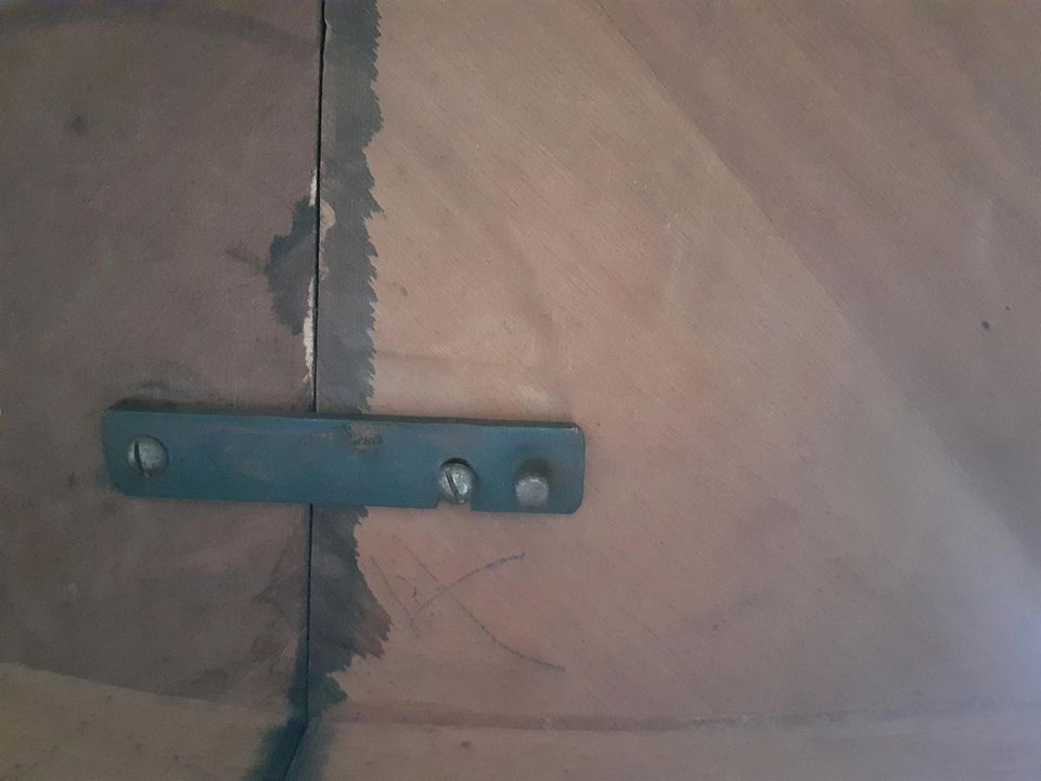 Stabiler Holztisch rund weiß ausziehbar in Rockenberg