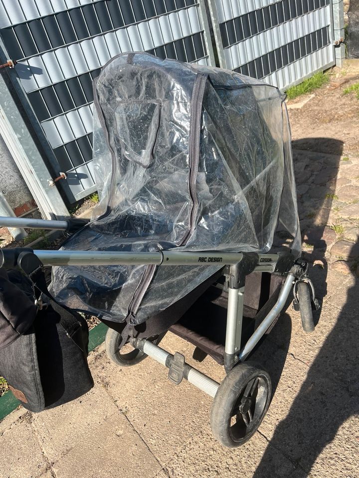 ABC Design Kinderwagen mit Babyschale und viel Zubehör in Teterow