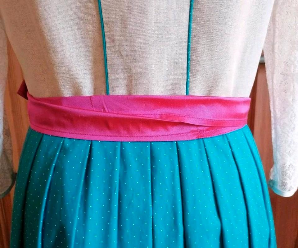 Kaiser Franz Josef Dirndl Größe 40 Seidenschürze Leinen in Weismain