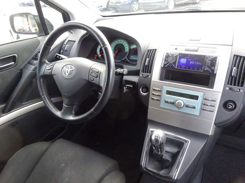 Toyota Corolla Verso 1.8-l-VVT-i Edition in Dresden