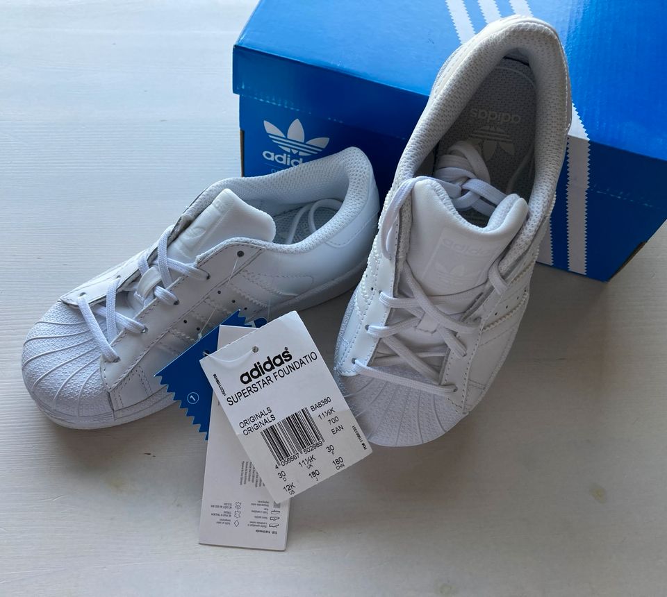 Adidas - Superstar - Größe 30 - weiß - Neu mit Etikett in Auetal