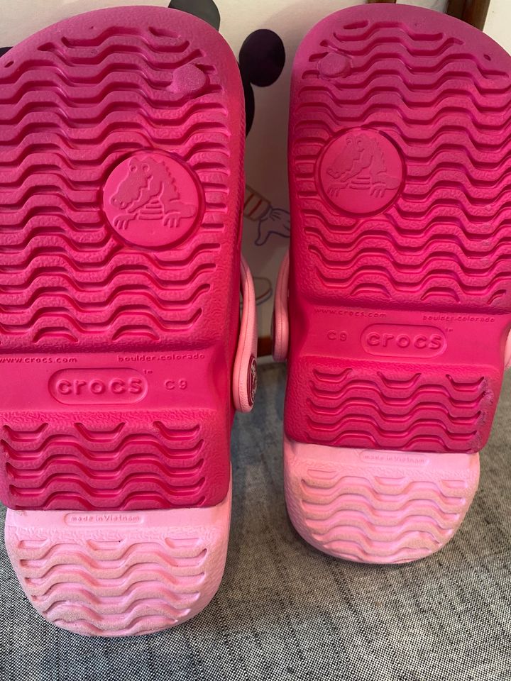 Crocs pink rosa Gr.25/26 Badeschuhe Gr.26 rosa Klettverschluss in Aachen