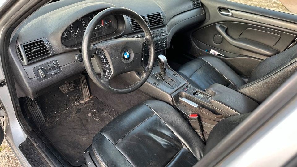 BMW 320d E46 Touring Automatik SHZ TÜV 07/25 AHK Leder M-Paket in Schwarzenbek