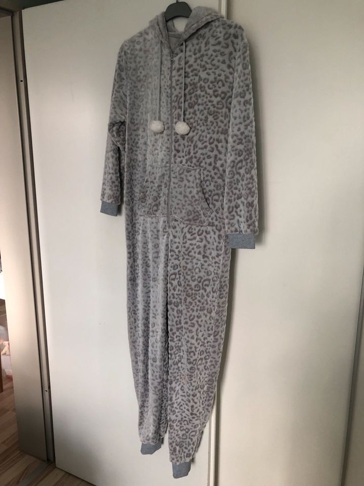 Home-Jumpsuit in München