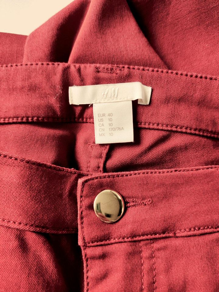 NEU | Jeans | Stradivarius | rot | Größe 40 in Freising