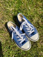 Converse  Sneakers in blau weiß Gr 30 Hessen - Sulzbach Vorschau