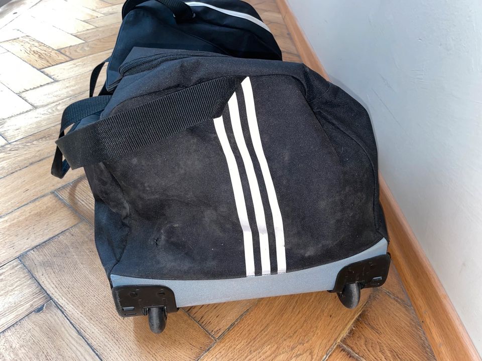 Adidas Tiro Trolley XL Tasche • Fußballtasche • Saunatasche in München