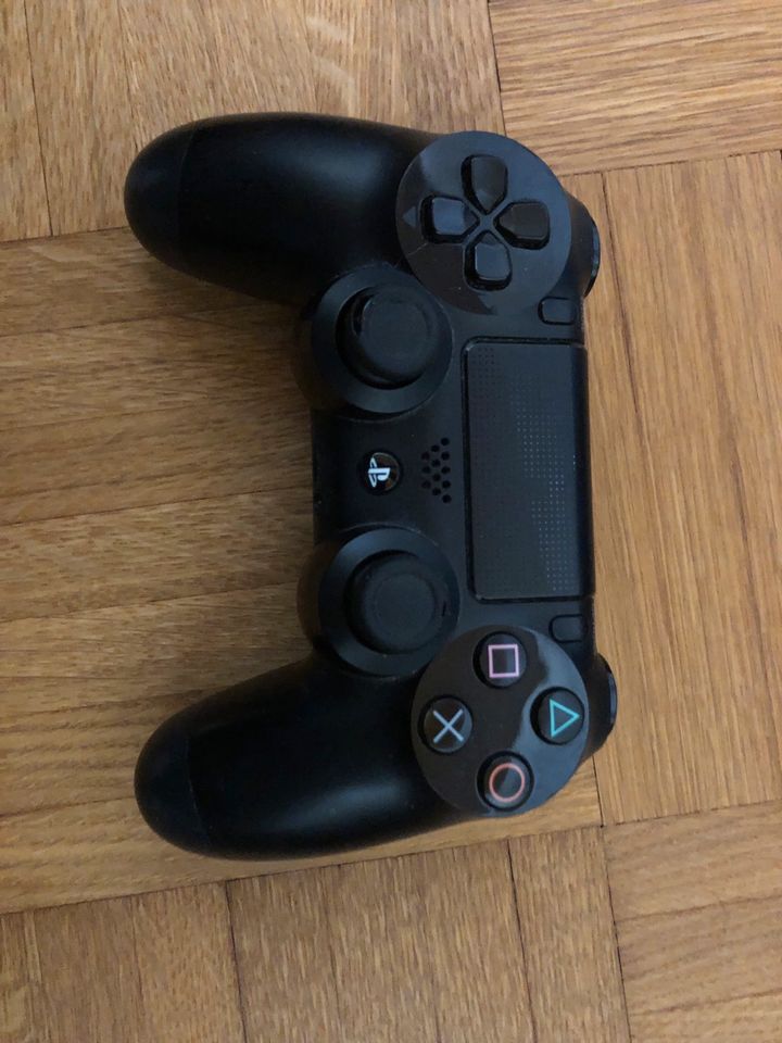 PS4 Konsole 500 GB mit Controller in Riederich