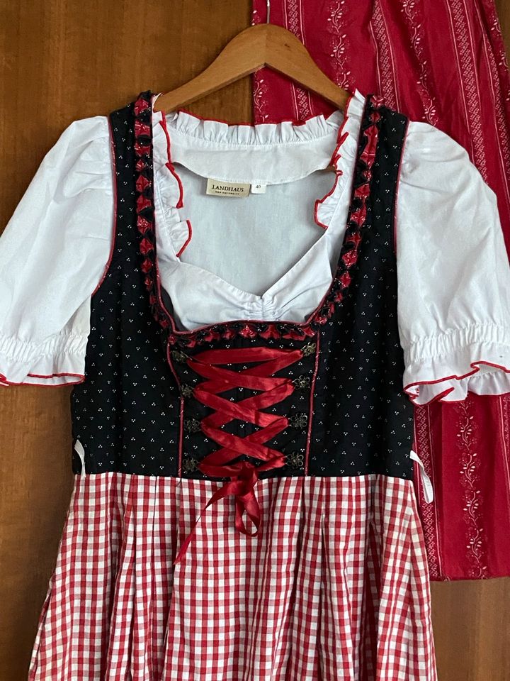 Dirndl mit Schnüre und Schürze in Dürrwangen