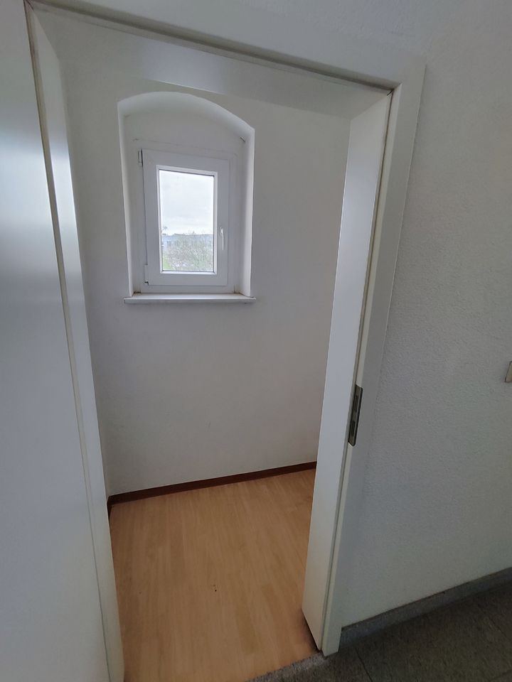 Großzügige 2-Raumwohnung mit Balkon und Fußbodenheizung in Döbeln