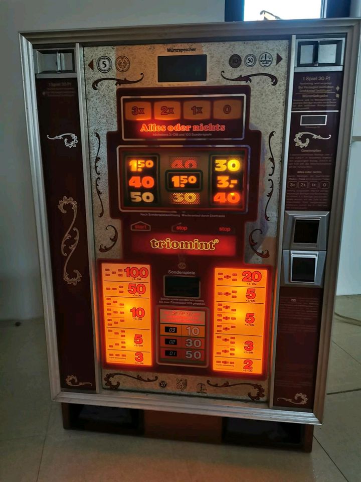 Spielautomat Triomint aus 1979 in Glashütten