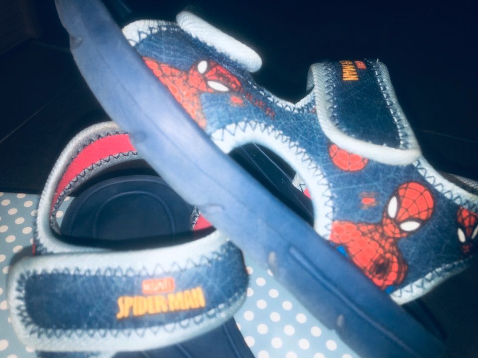 Spiderman Kinder Sandaletten in Röbel