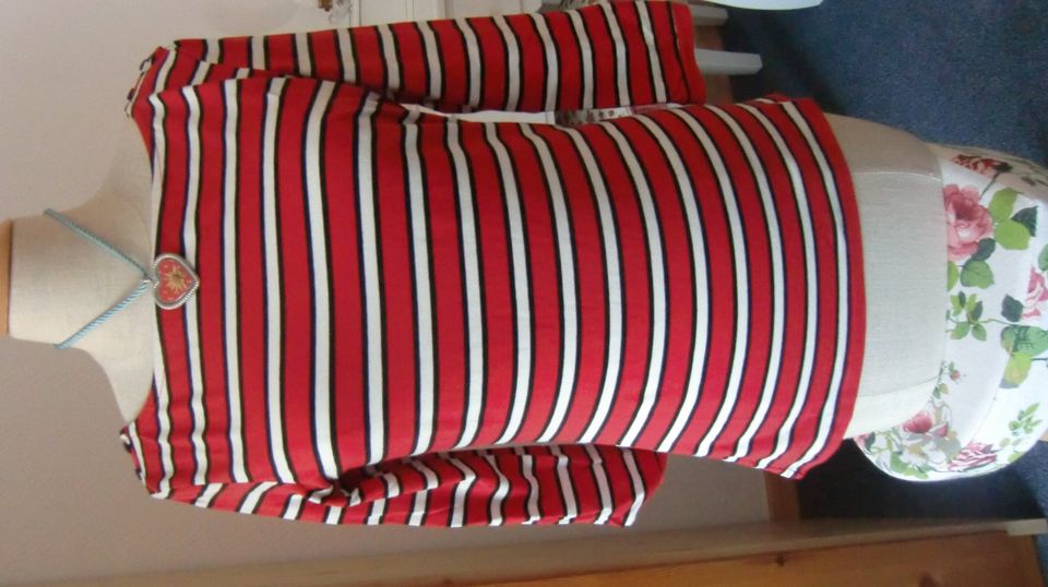 FESCHES BLUTSGESCHWISTER SHIRT ROT GESTREIFT 3/4 ARM GR.S NEU in Quakenbrück