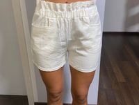 Shorts weiß Gr.M/38 Nordrhein-Westfalen - Dörentrup Vorschau