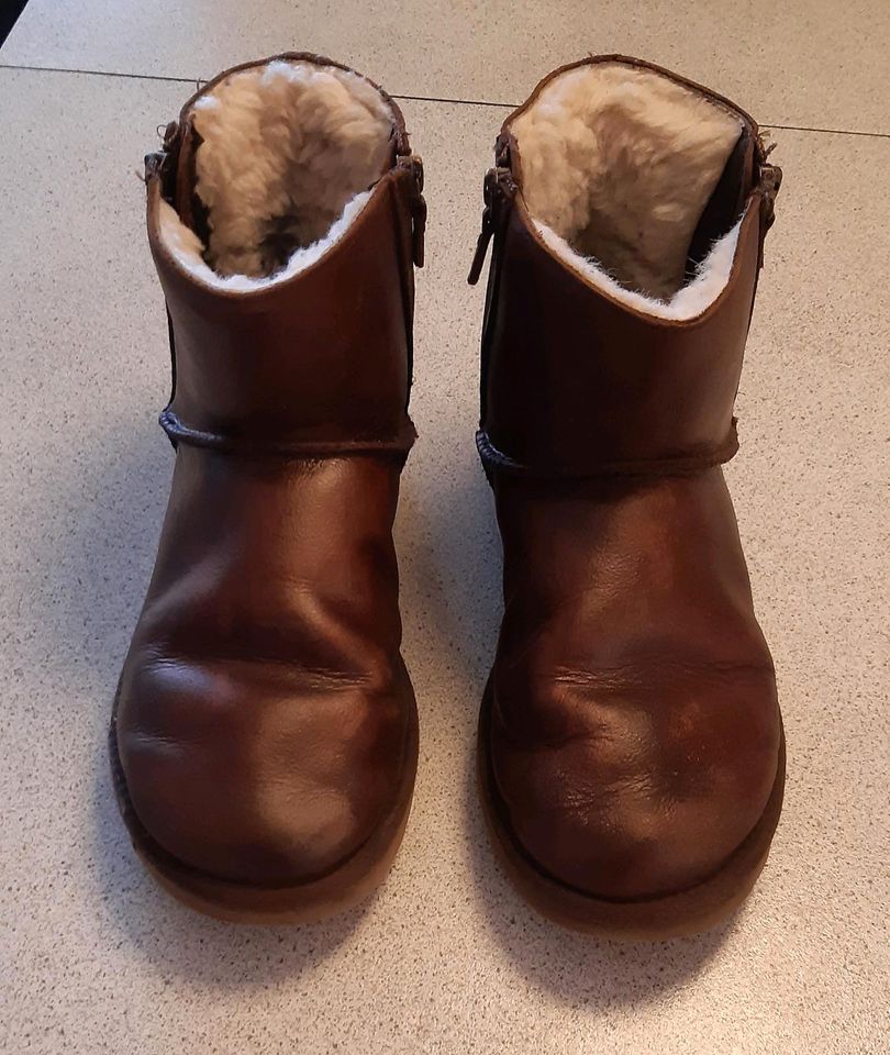 UGG Leder Mini Boots Gr. 39 in Aachen