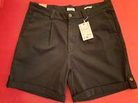 Neuer ESPRIT Shorts schwarz Gr XL/44 NEU Hamburg-Nord - Hamburg Uhlenhorst Vorschau