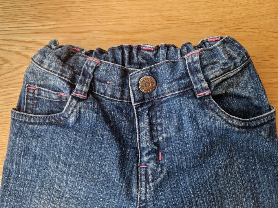 Jeans mit verstellbarem Bund, Größe 116 in Teltow
