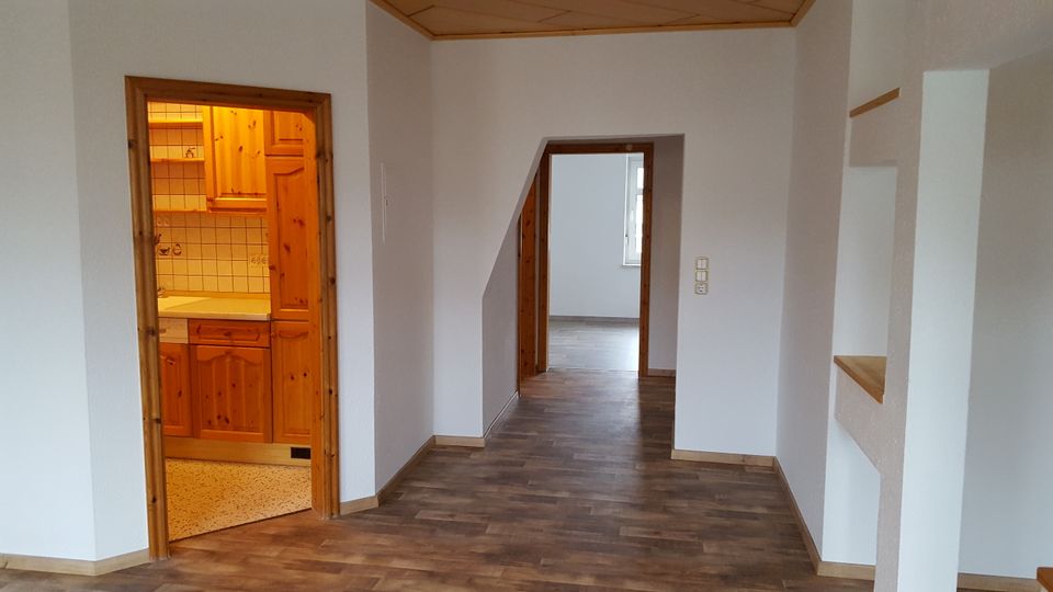 Schöne 2-Zimmer-Wohnung im Zentrum von Auerbach zu vermieten in Auerbach (Vogtland)