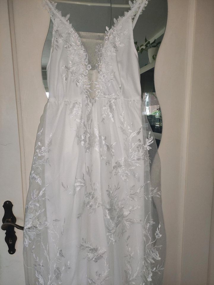 Brautkleid/Hochzeitskleid NEU Gr.S/M in Ratingen