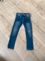 Jeans Hose Gr.104 Nordrhein-Westfalen - Bedburg Vorschau