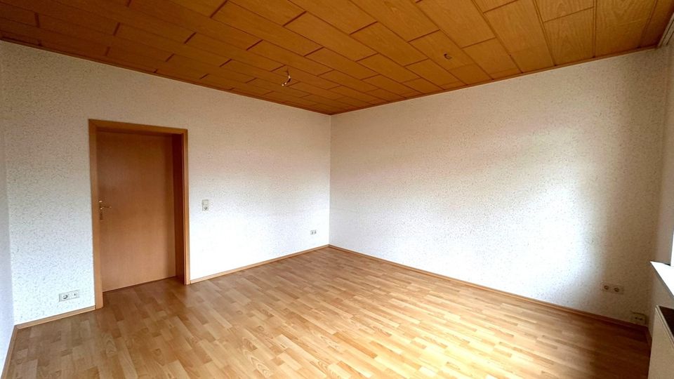 2-Zimmer-Wohnung mit Tageslichtbad und EBK in Werdau. in Werdau