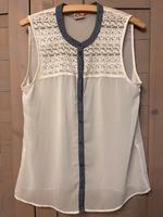 Bluse Top weiß mit Spitze ONLY Gr. 40 Hessen - Reinheim Vorschau