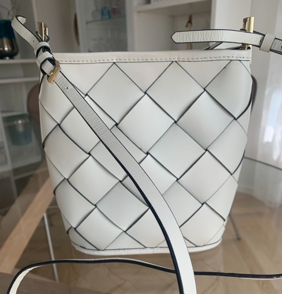 ZARA Ledertasche, Creme/gold in Berlin