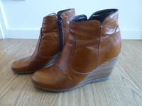 Esprit Leder Ankle Boots/Stiefeletten mit Keilabsatz Gr.38 cognac Bayern - Bamberg Vorschau