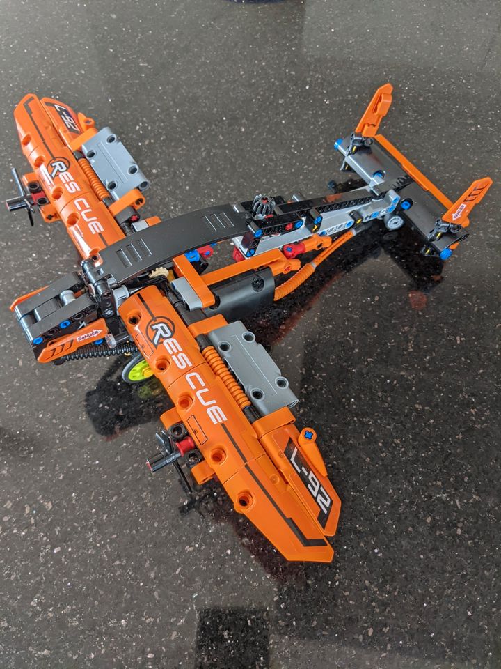 LEGO Technic 42120 Luftkissenboot und Flugzeug 2 in 1 in Gütersloh