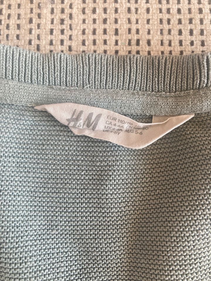 H&M Strickjacke Größe 110 116 in Berlin