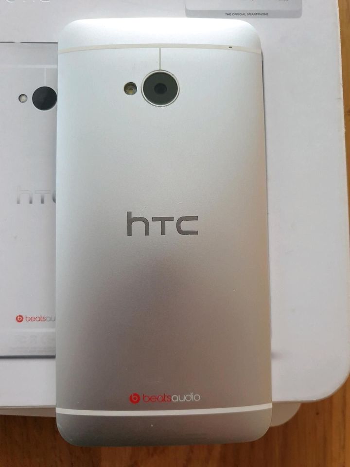 HTC One (32GB) Silber + OVP in Schwarzach am Main