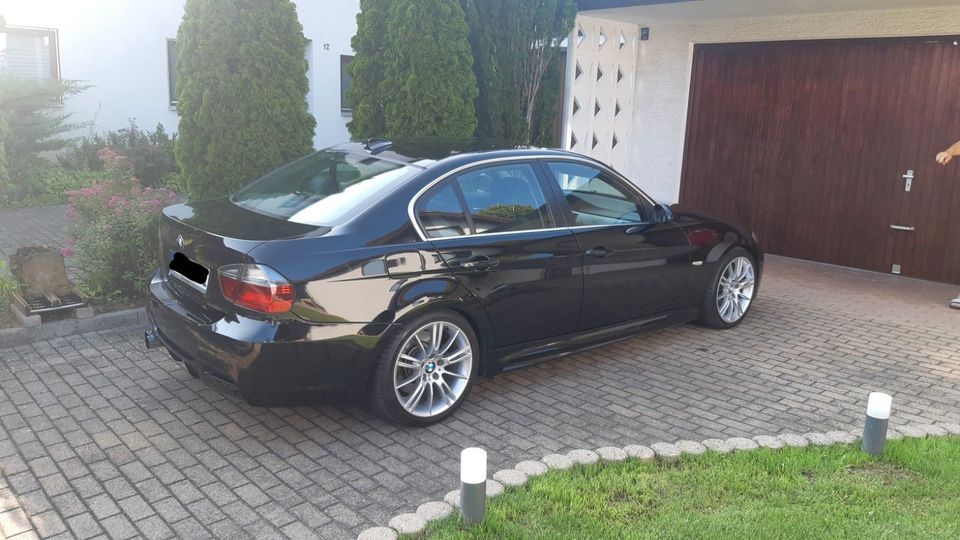 BMW 330i E90 M-Paket in Neuhausen