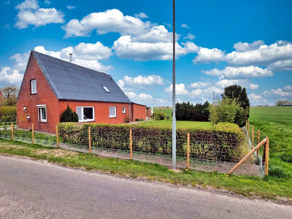 Gepflegtes, weitgehend renoviertes Einfamilienhaus in ruhiger Lage am Binnendeich in Kronprinzenkoog in Marne