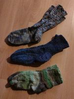 3 Paar Selbst gestrickte Socken 13 - 15 cm Winter Weihnachten Niedersachsen - Staufenberg Vorschau