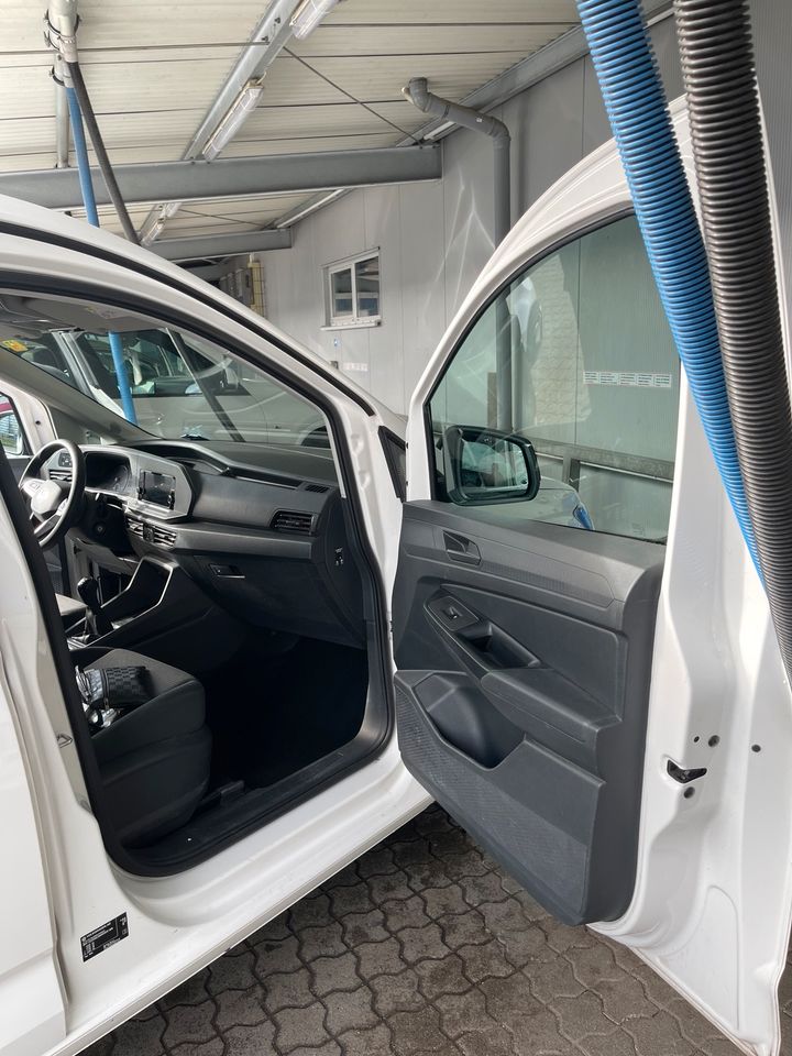 Volkswagen Caddy EcoProfi Transporter Van in Stuttgart