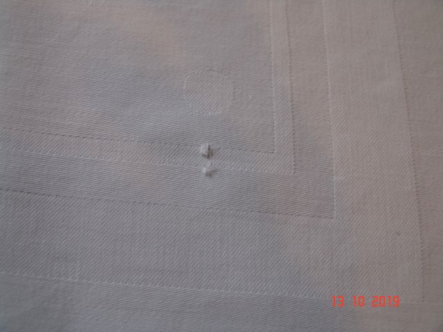 Weiße Tischdecke Tafeltuch Leinen Damast 120 x 125 - Dots in Laboe