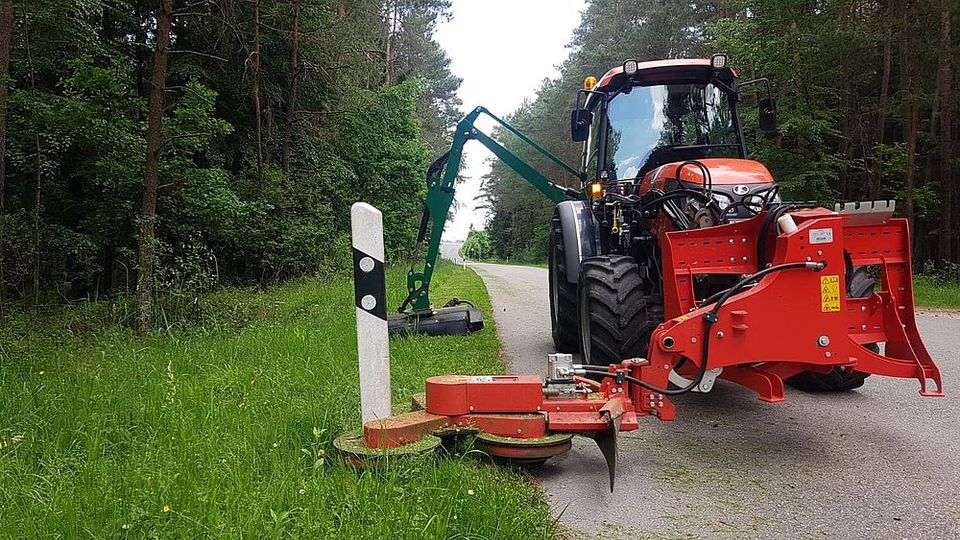 Kneilmann Zaunkönig Pfostenmähgerät, Leitpfostenmäher, Ausleger in Schmallenberg