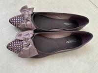 Ballerina Gr. 37 neu Flieder Lila Schleife Strass Damen Schuhe Hessen - Kelkheim Vorschau