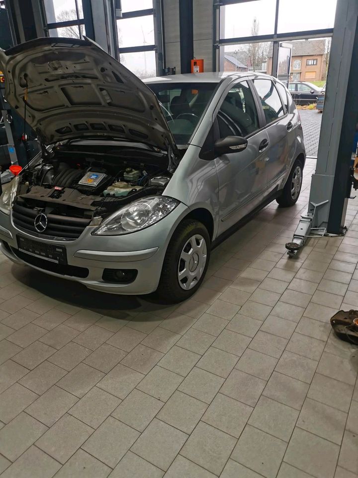 Mercedes-Benz w169 A-klasse A150 A170 OM266 Steuerkette wechseln in Viersen