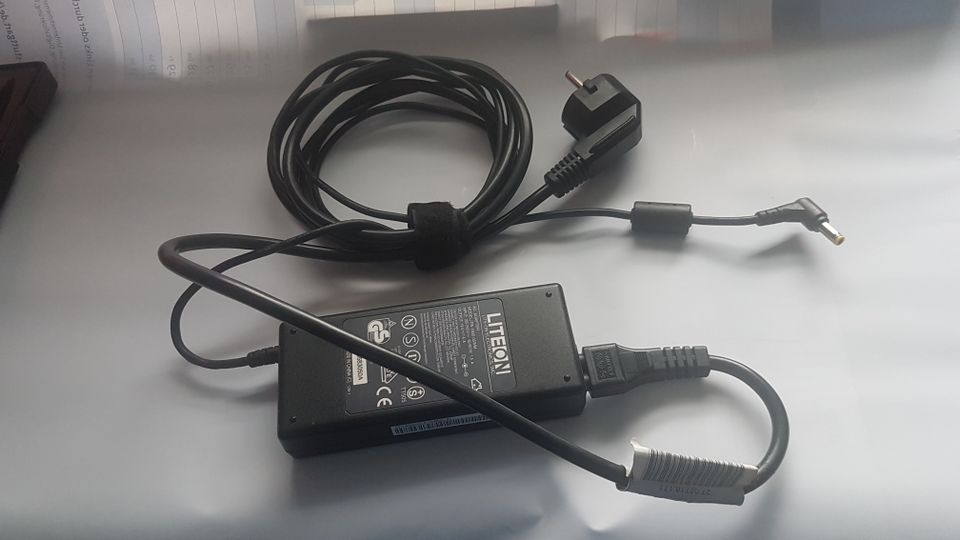 LITEON AC Adapter Ausgang 19V 4A gebraucht in Göppingen