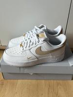 Nike Air Force 1 07 Essentials White Rattan Beige Gold Gr. 39 Nordrhein-Westfalen - Hemer Vorschau
