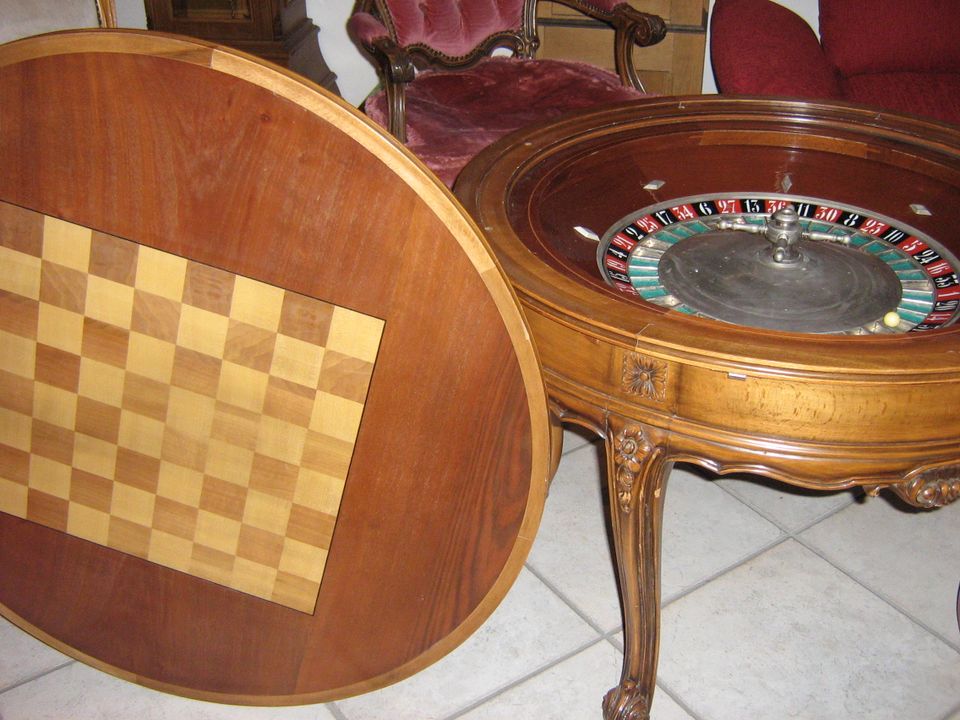 Antiken Roulett-Tisch mit verschienen Aufsätzen für div. Spiele in Zwergern