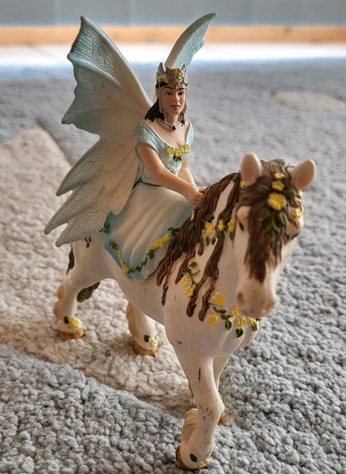 Schleich Bayala 70452 - Elfe Eyela zu Pferd in Münster